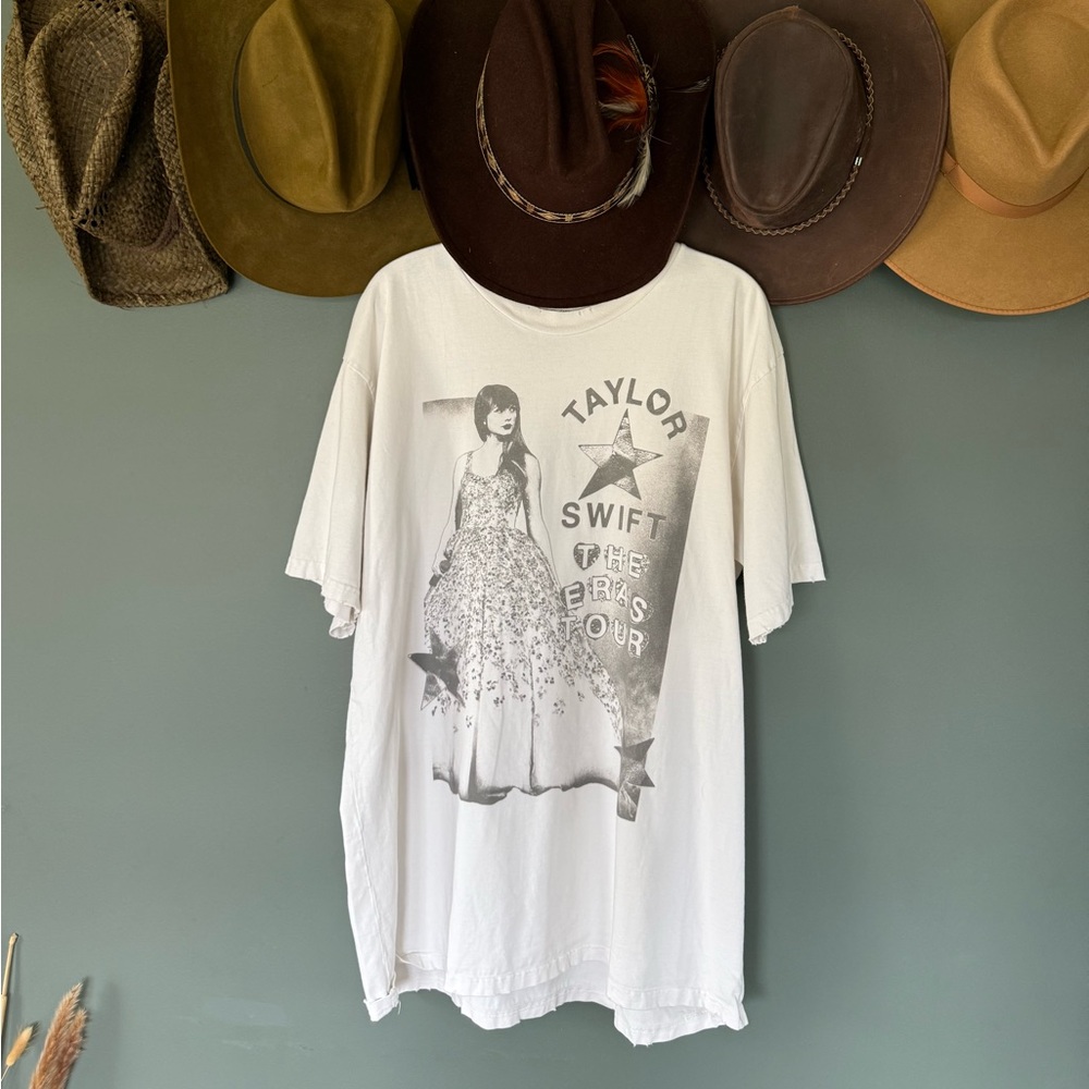 Taylor Swift speak now dress Eras official  tour distressed T-shirt sz XL